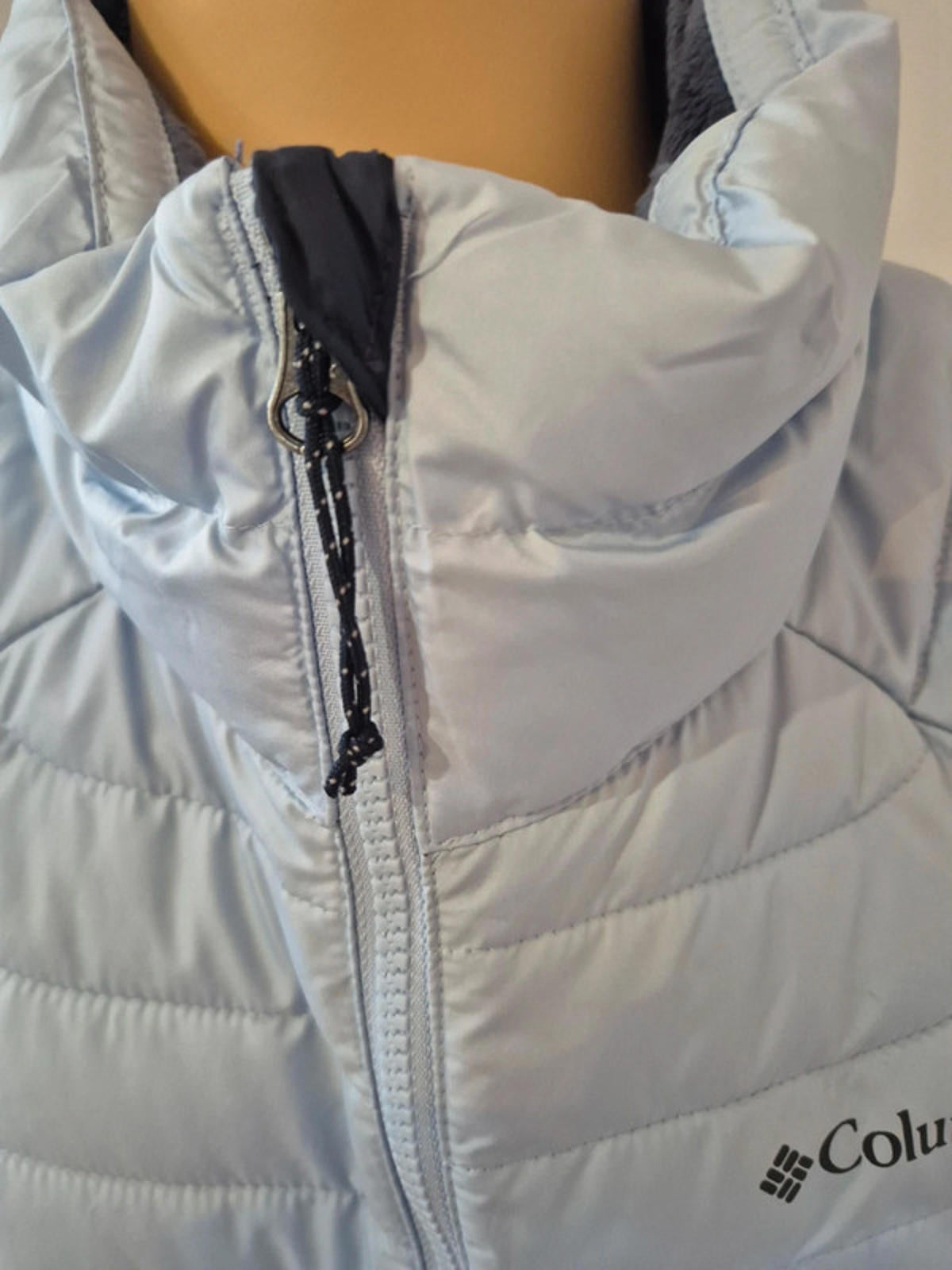 Columbia baby blue insulated bodywarmer women's Large