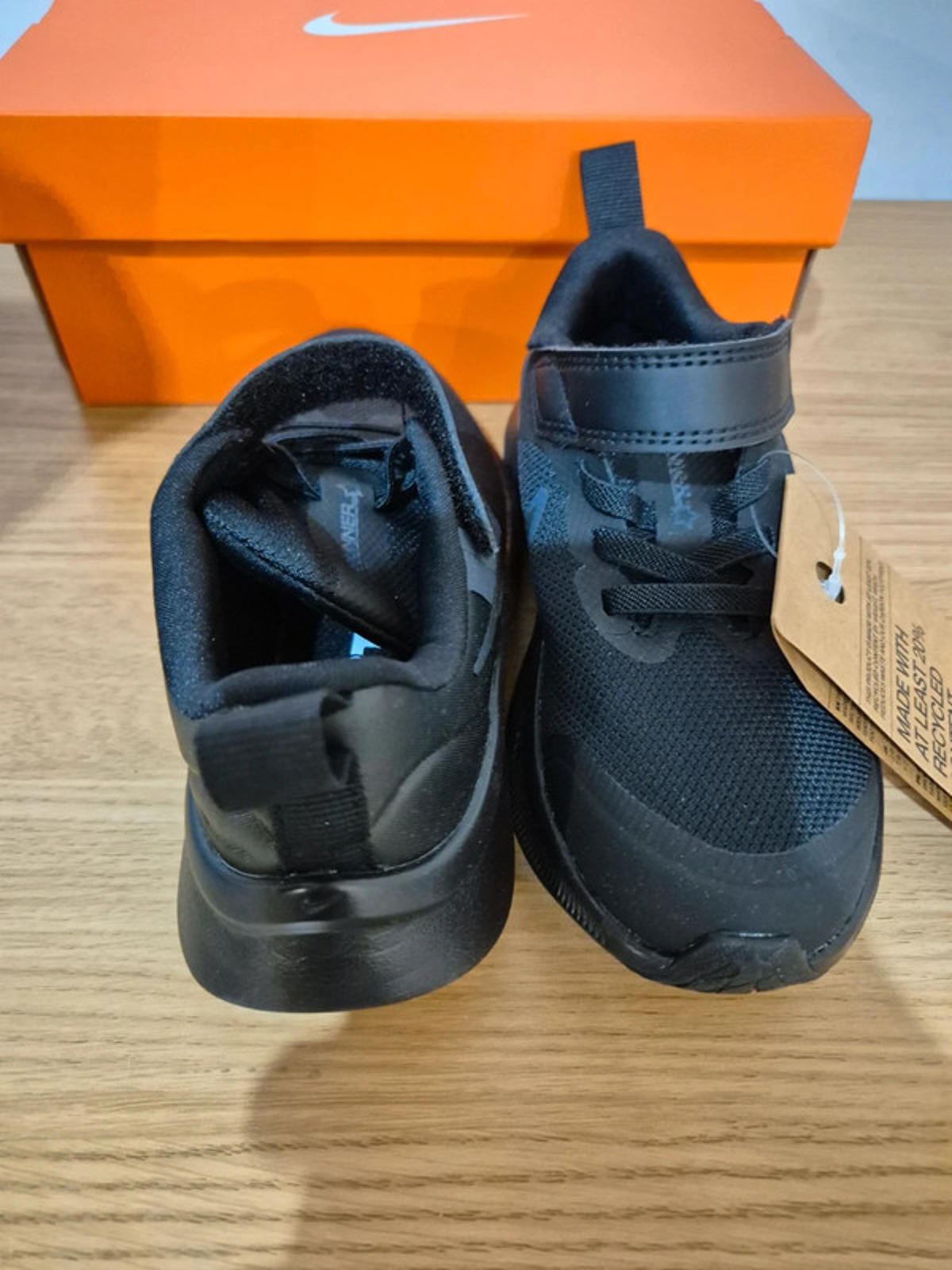 Nike Star Runner UK kids 10.5 - Black