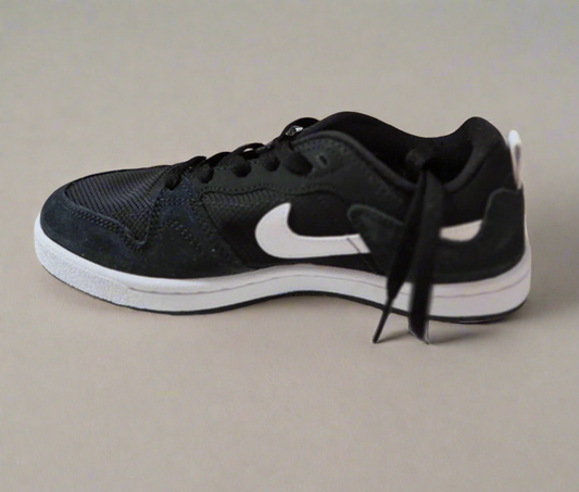 Nike SB Black UK 4 New