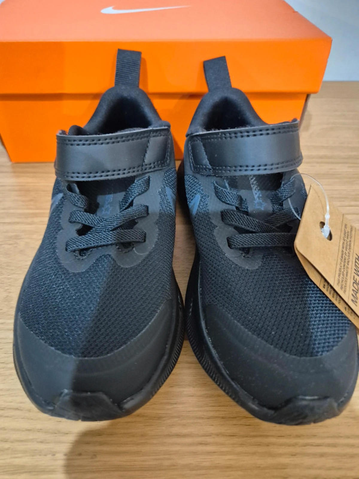 Nike Star Runner UK kids 10.5 - Black
