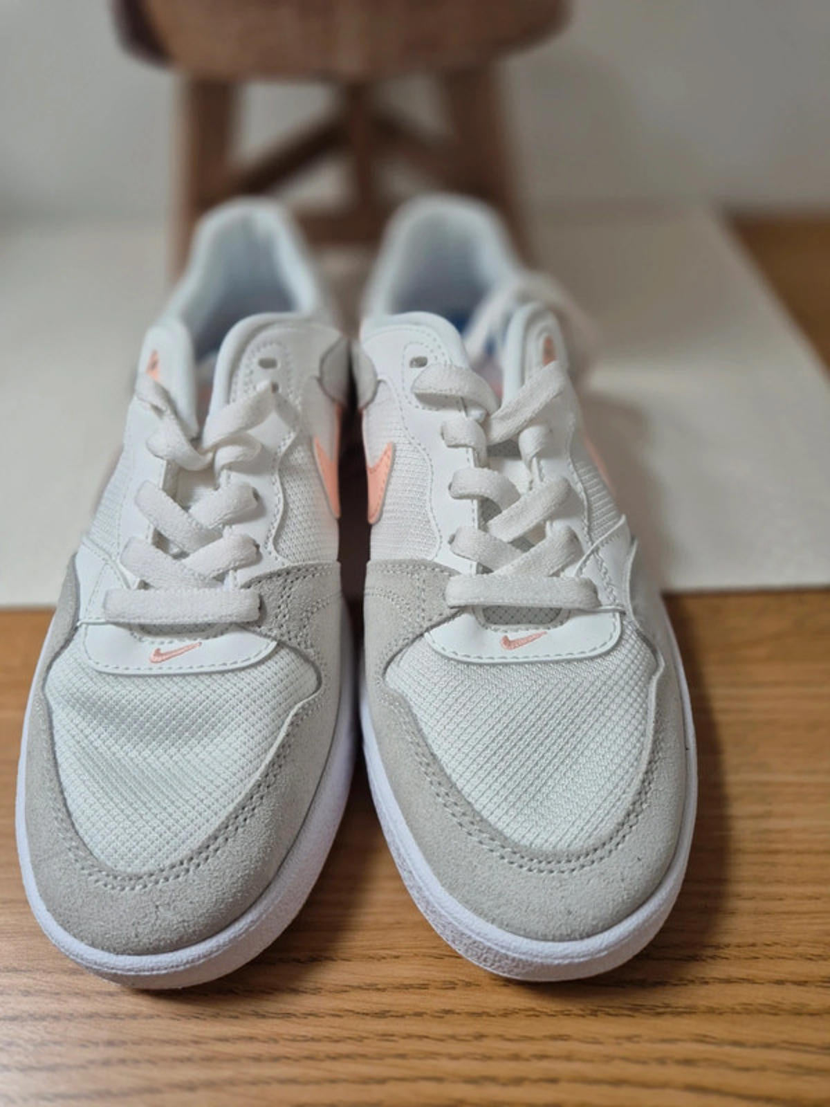 Nike SB alleyoop 3.5 uk. White/Coral New