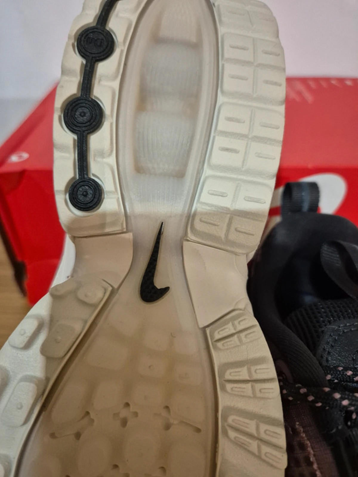 Nike Air Max DN SP UK 4.5  Brown/Beige