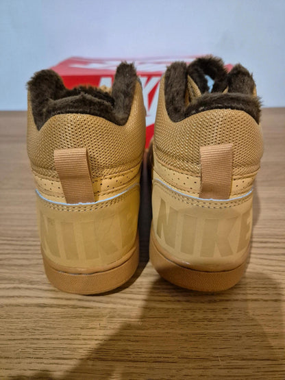Nike Court Borough Mid wntr in Haystack UK 5 new
