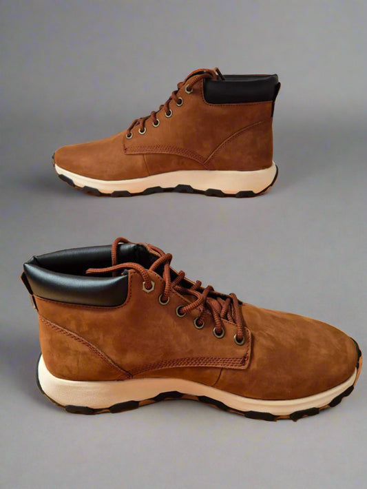 Timberland Winsor Chukka Medium Brown  new with box rrp £140