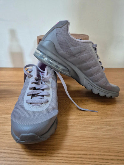 Nike Air Max Invigor Grey UK 4.5