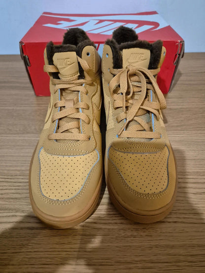 Nike Court Borough Mid wntr in Haystack UK 5 new