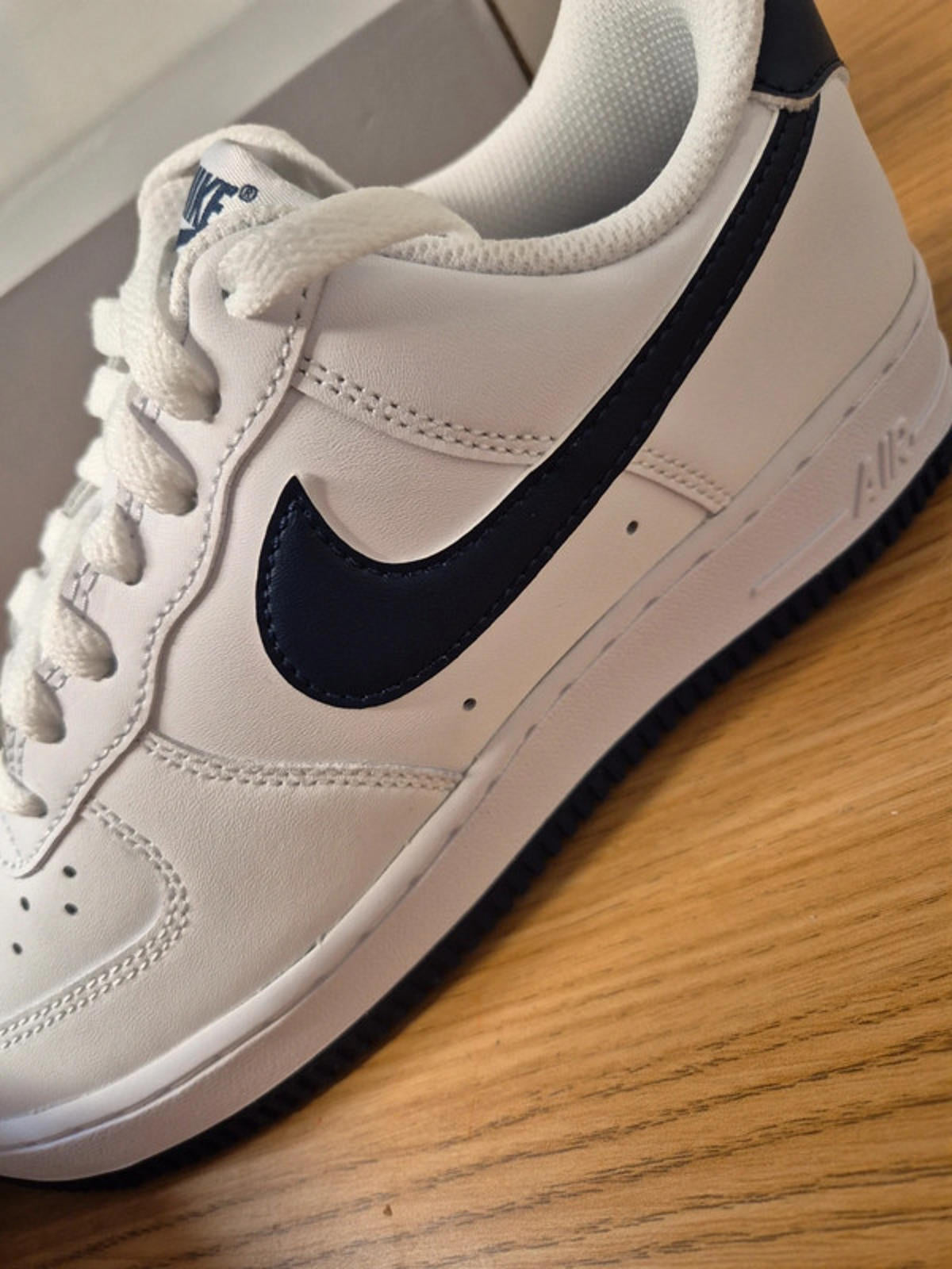 Nike Air Force 1 UK 5.5 White/Navy - Classic Basketball Sneakers