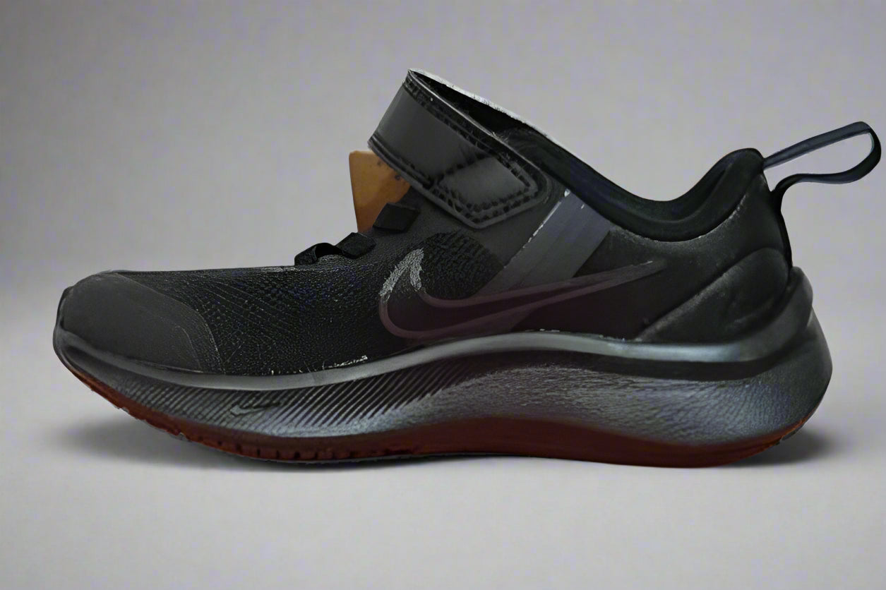 Nike Star Runner UK kids 10.5 - Black