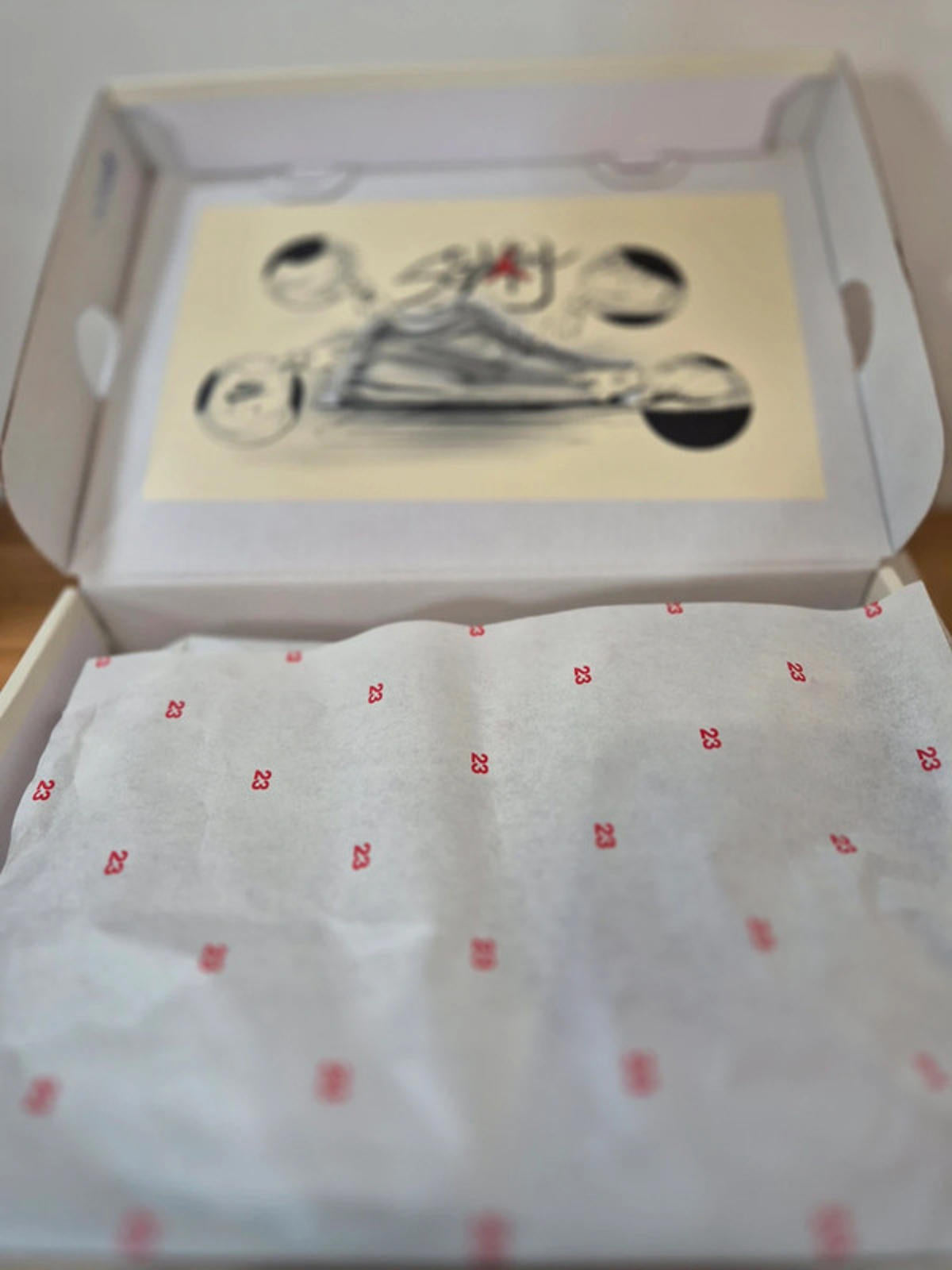 Nike Jordan Stadium 90White Black Gym Red
Size 5