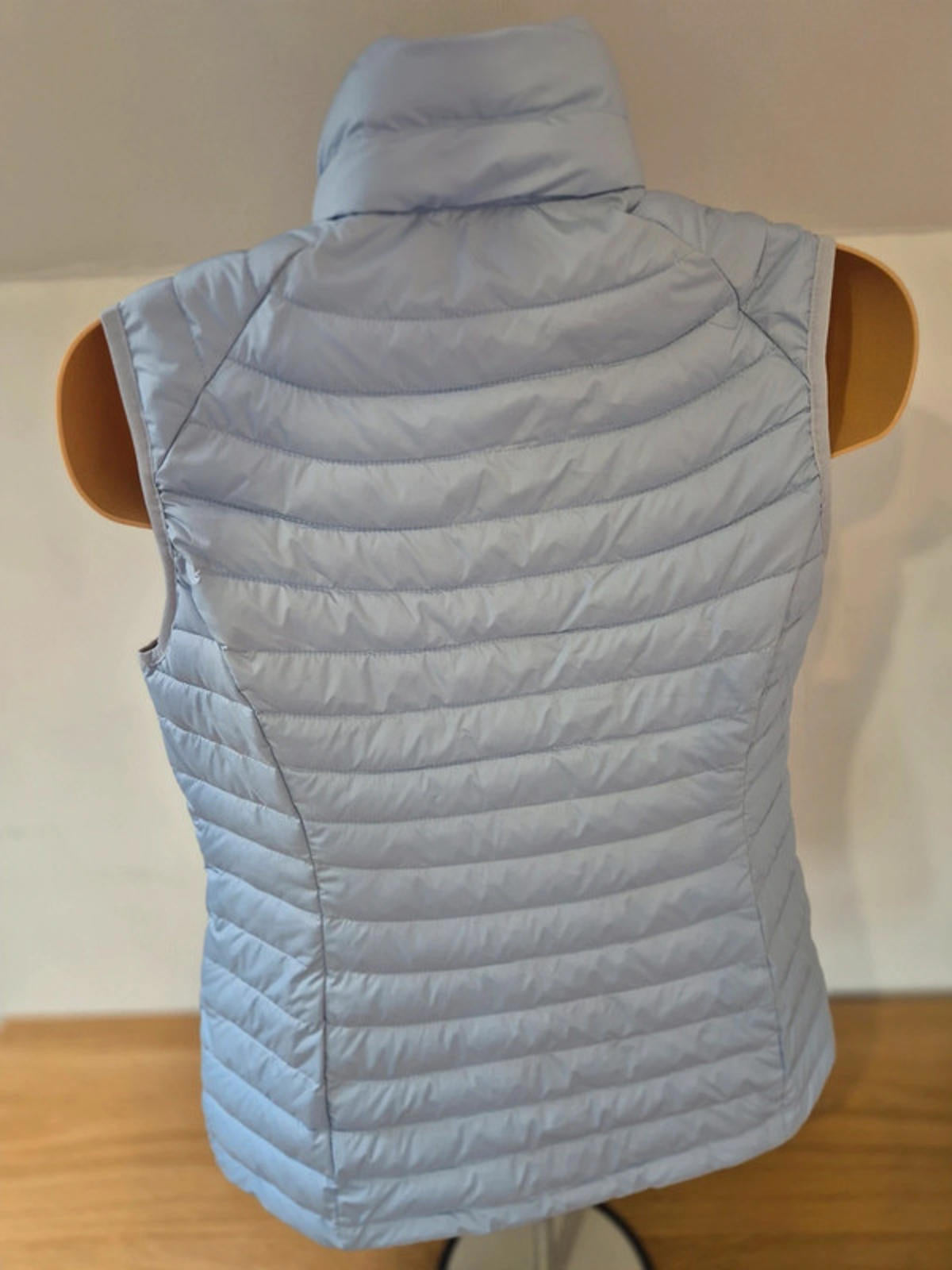 Columbia baby blue insulated bodywarmer women's Large
