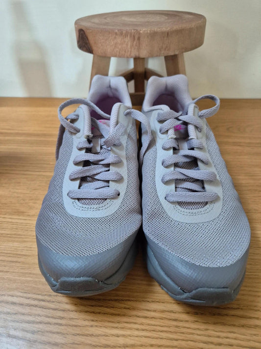 Nike Air Max Invigor Grey UK 4.5