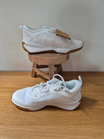 Nike Multicourt White UK 4 - Classic Tennis Shoes