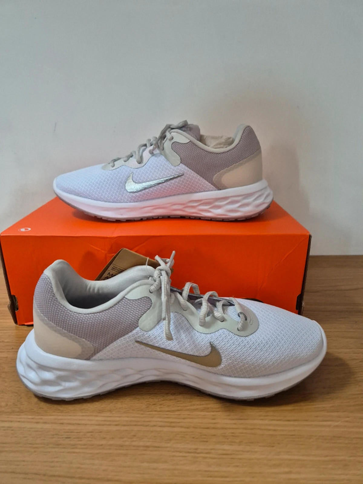 Nike Revolution 6 nn PRM UK 5  white/Photon Dust