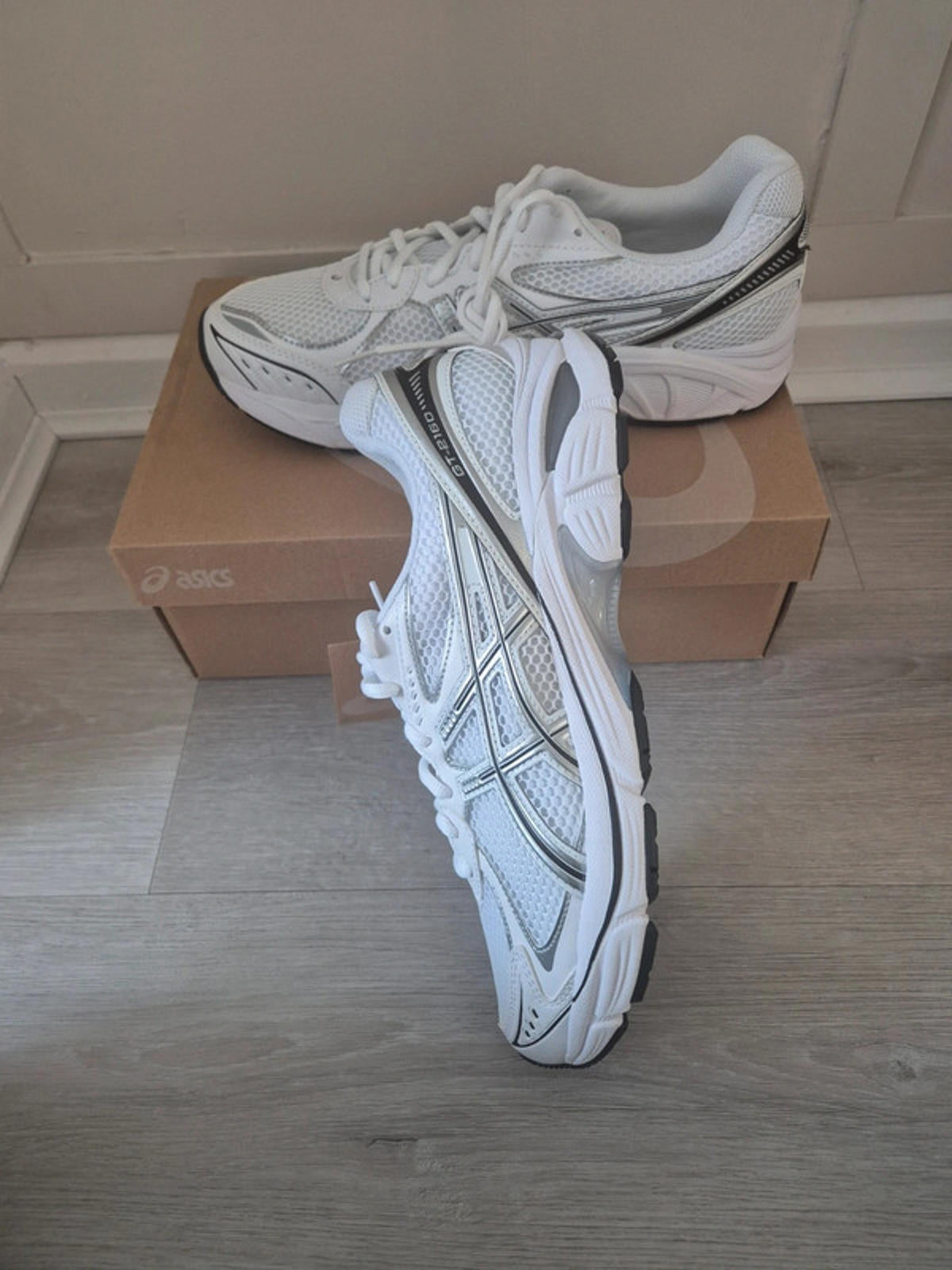 Asics GT-2160 white/Pure Silver UK 8.5 rrp £129.99