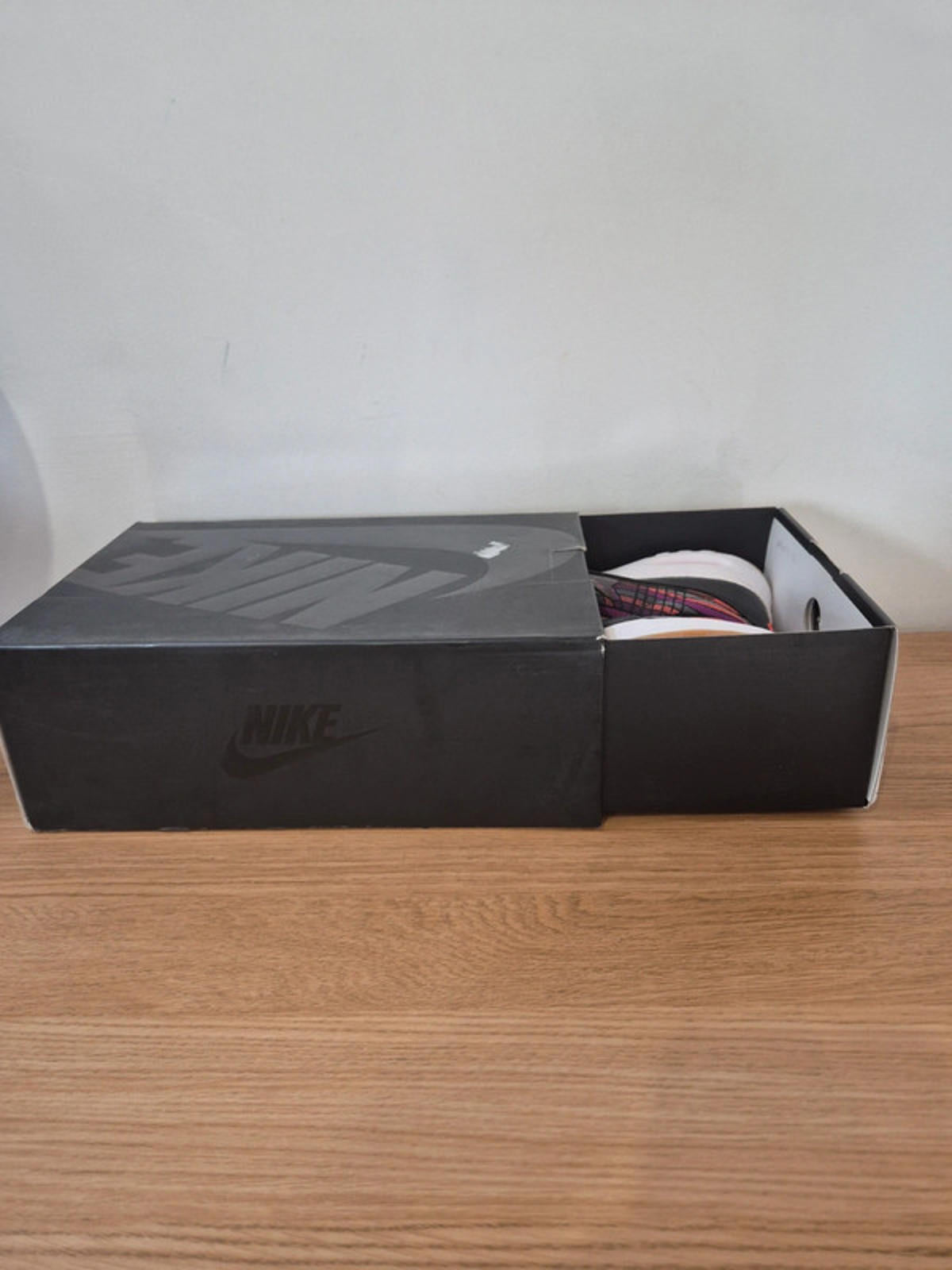 Nike Air Max UK 5 Thea Ultra Women's Running Trainers