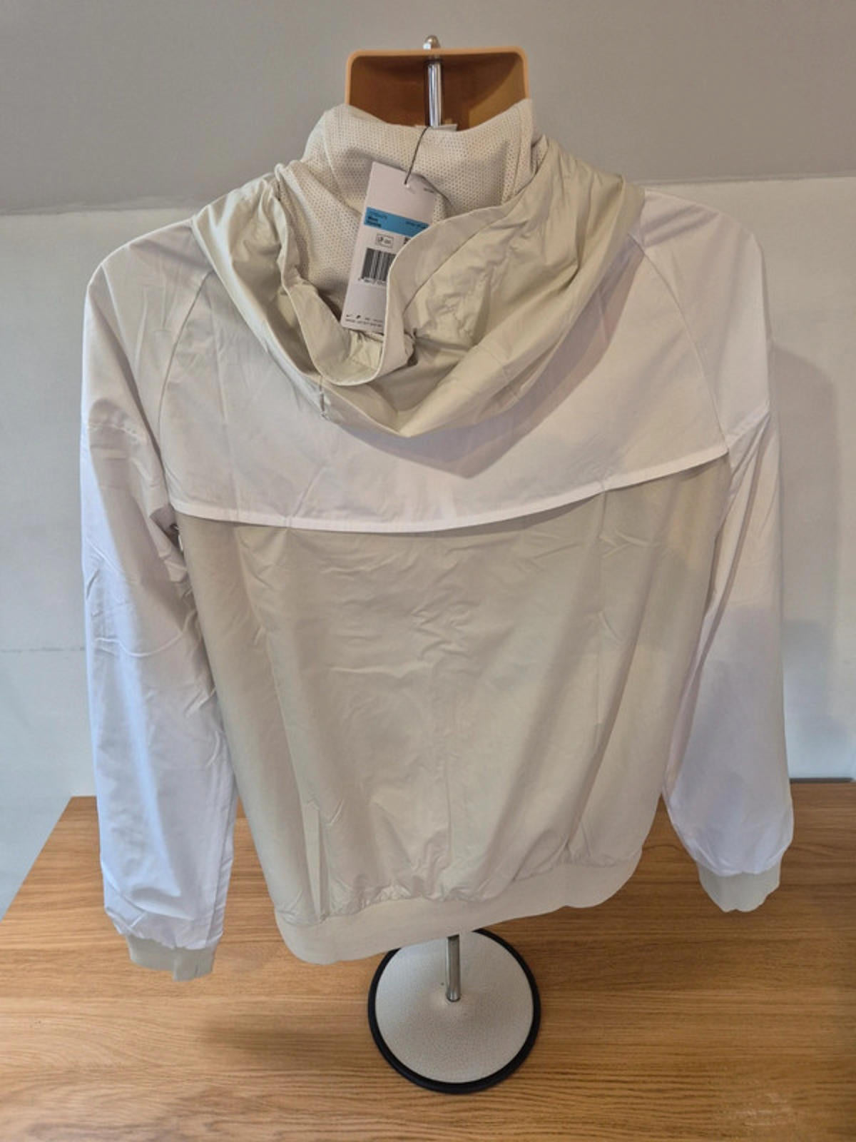 Nike WindRunner uk M beige/White rrp £89.99