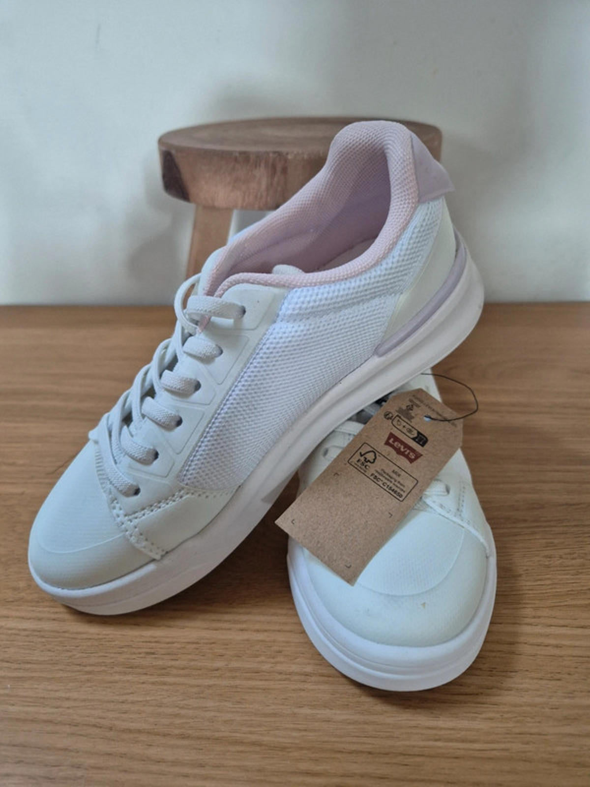 Levi's white/pink Kids trainers