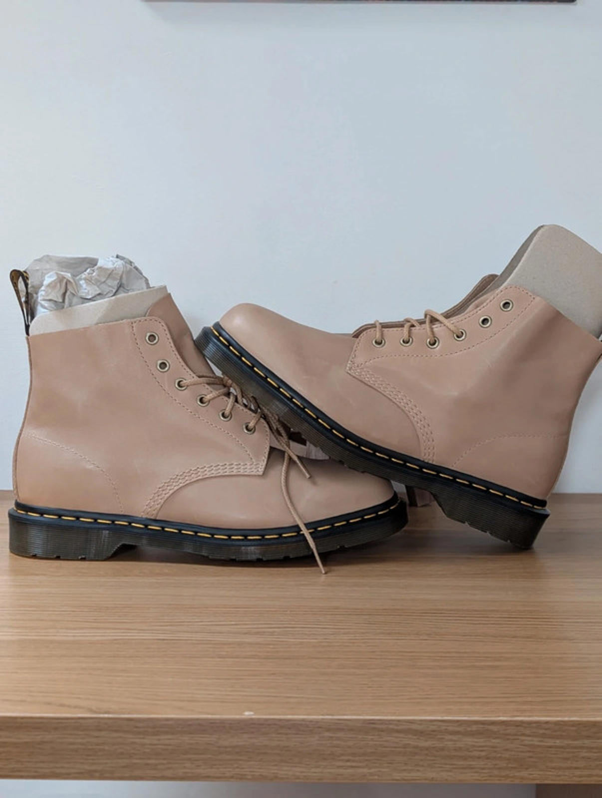 Dr Martens Carrara Beige
