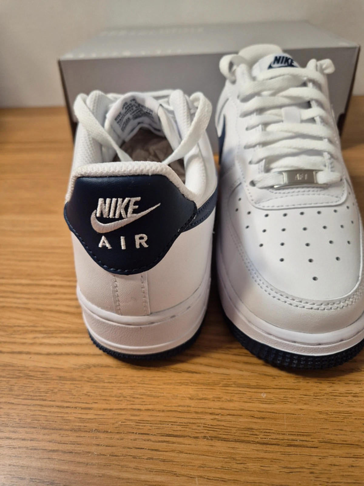 Nike Air Force 1 UK 5.5 White/Navy - Classic Basketball Sneakers