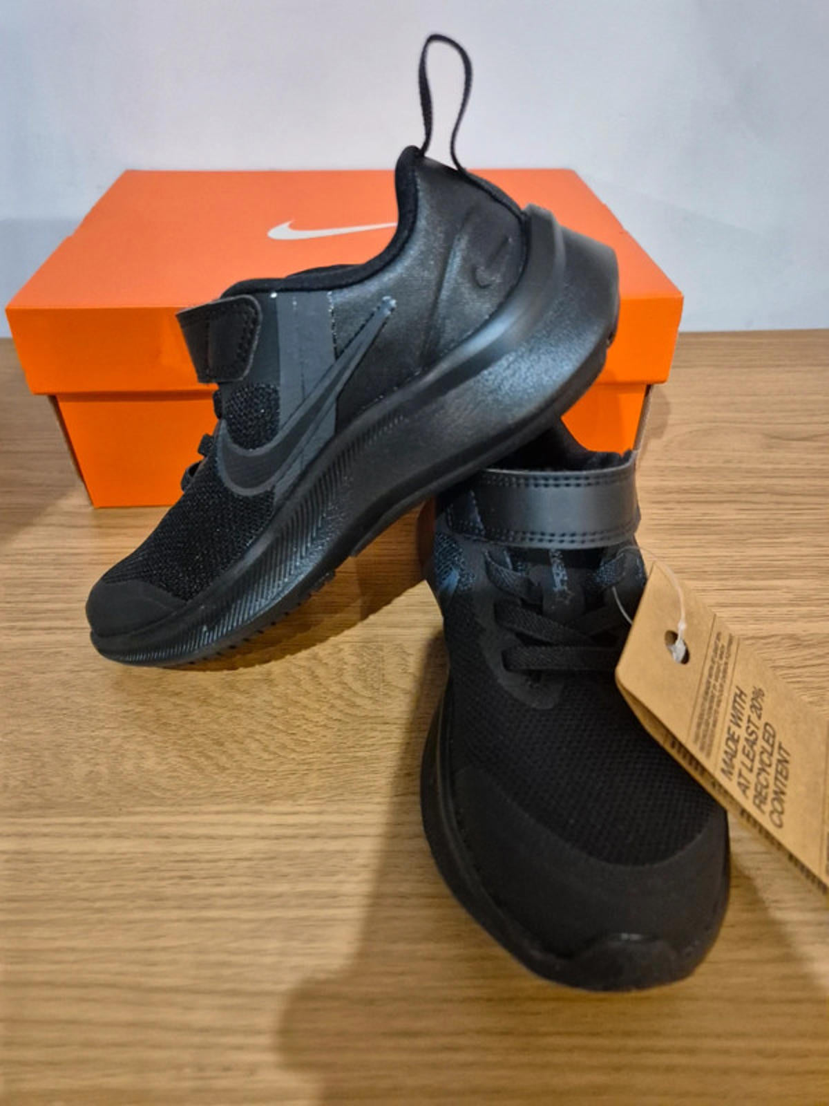Nike Star Runner UK kids 10.5 - Black
